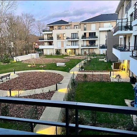 T2 A 5 Minutes De Disneyland Montévrain Eksteriør bilde
